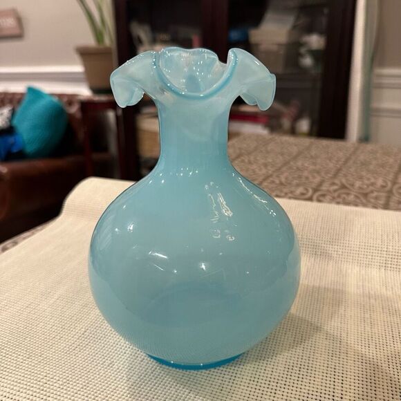 Sky Blue Ruffled Trim Blown Glass Jug With Handle / Vase Centerpiece Art Vintage - Picture 4 of 8